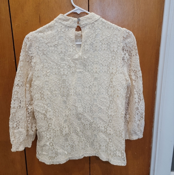 Lace top - Picture 3 of 4